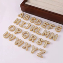 Colar de Letra Inicial com zircônias cravejadas banhado a ouro 18k