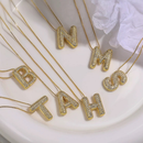 Colar de Letra Inicial com zircônias cravejadas banhado a ouro 18k