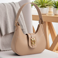 Bolsa Baguete Feminina de Ombro com Zíper e Detalhes Dourados | Loja Celinea