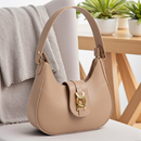 Bolsa Baguete Feminina de Ombro com Zíper e Detalhes Dourados | Loja Celinea