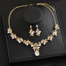 Conjunto Feminino Emma com Colar e Brincos de Cristal | Elegância para Festas e Noivas