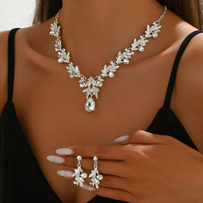 Conjunto Feminino Emma com Colar e Brincos de Cristal | Elegância para Festas e Noivas