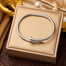 Bracelete Prego Feminino em Aço Inoxidável Luxo | Loja Celinea