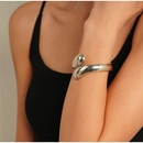 Pulseira Feminina Gota Brilhante – Dourado/Prata – Acessório de Luxo