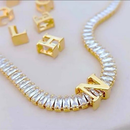 PULSEIRA DE LETRA INCRUSTADO COM ZIRCÔNIA BRILHANTE BANHADA EM OURO 18K